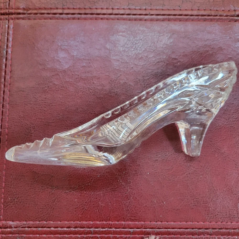 Glass Slipper ~ Cinderella ~ Bridal ~ Fashionista ~ Pretty! ~ GUC